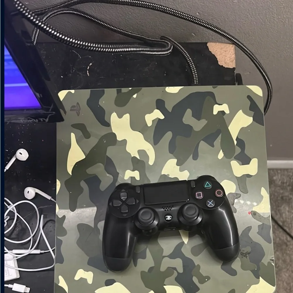 Camo Gaming Console with Black Controller